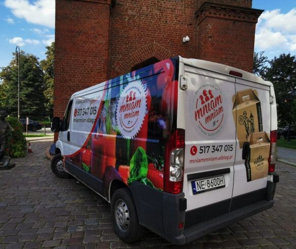 Mniam Fit w Elblągu – ciepły obiad prosto pod Twoje drzwi