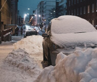 Zima w Elblągu to wyzwanie dla seniorów. Dzięki Mniam Fit ciepły obiad codziennie dotrze do ich mieszkań